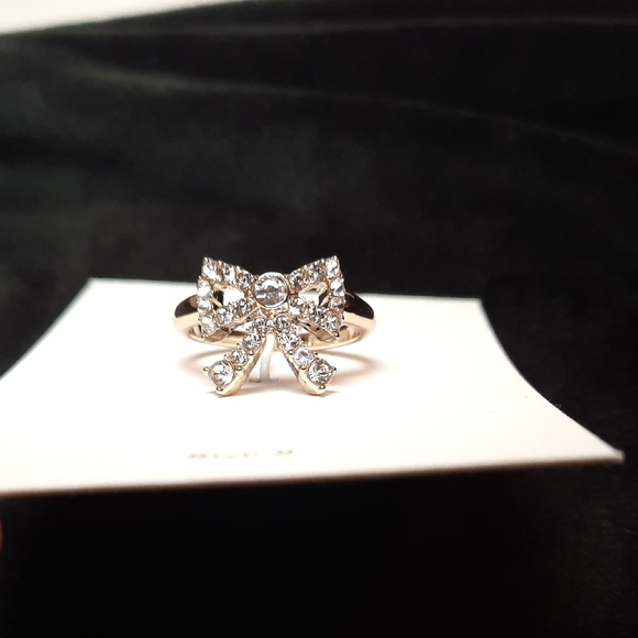 J.Crew Crystal Bow Ring, Goldtone, Size 8 - Picture 2 of 5